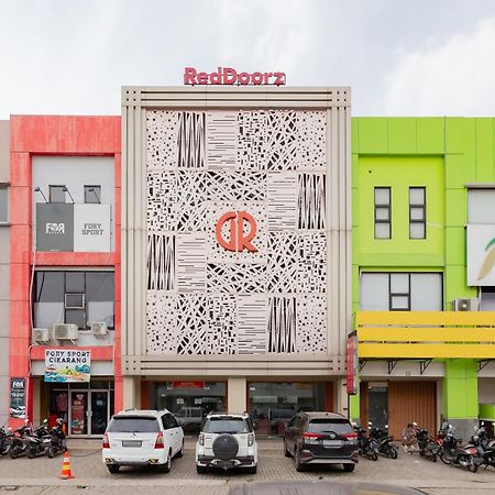 Reddoorz Plus Near Living Plaza Jababeka Cikarang Eksteriør billede