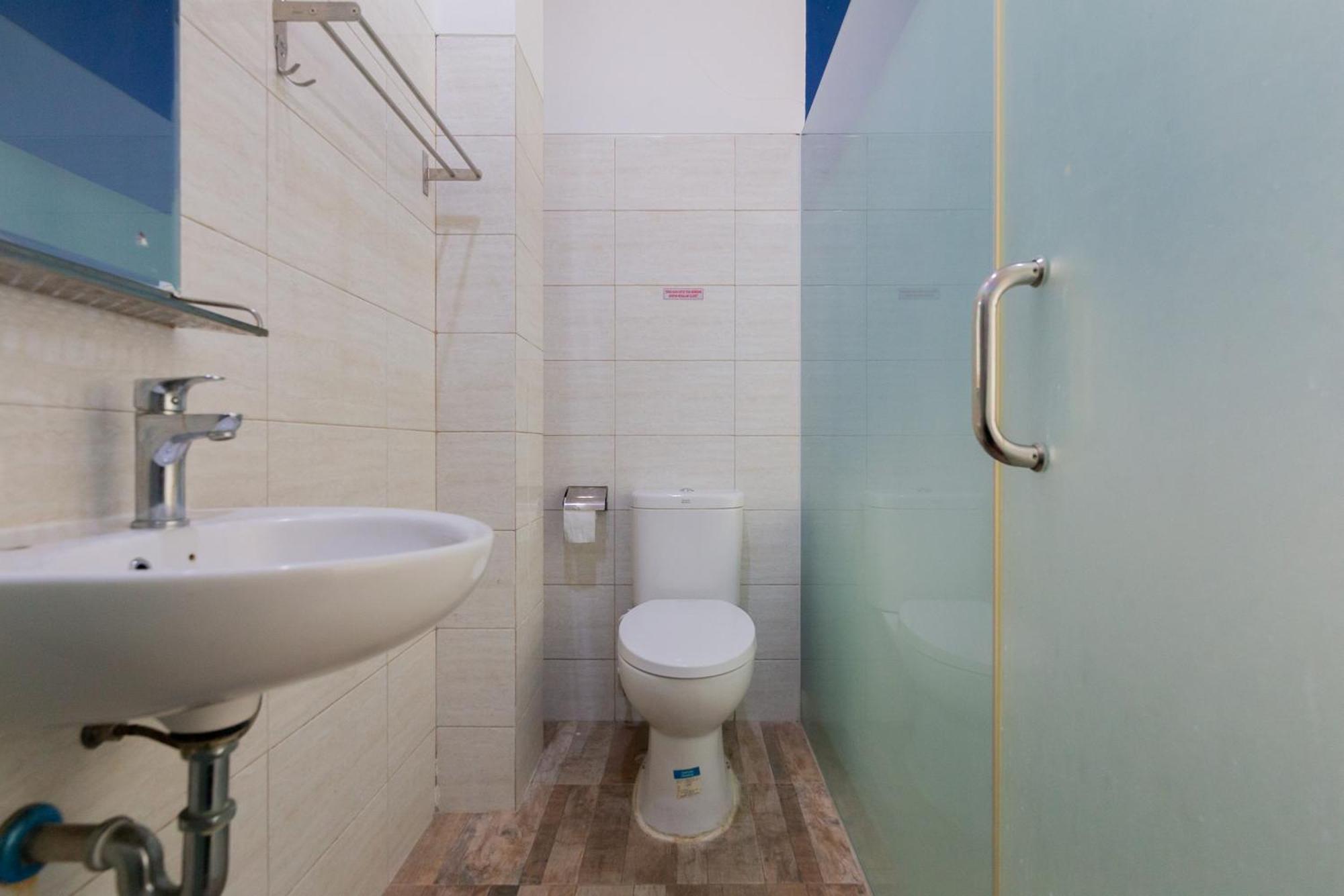 Reddoorz Plus Near Living Plaza Jababeka Cikarang Eksteriør billede