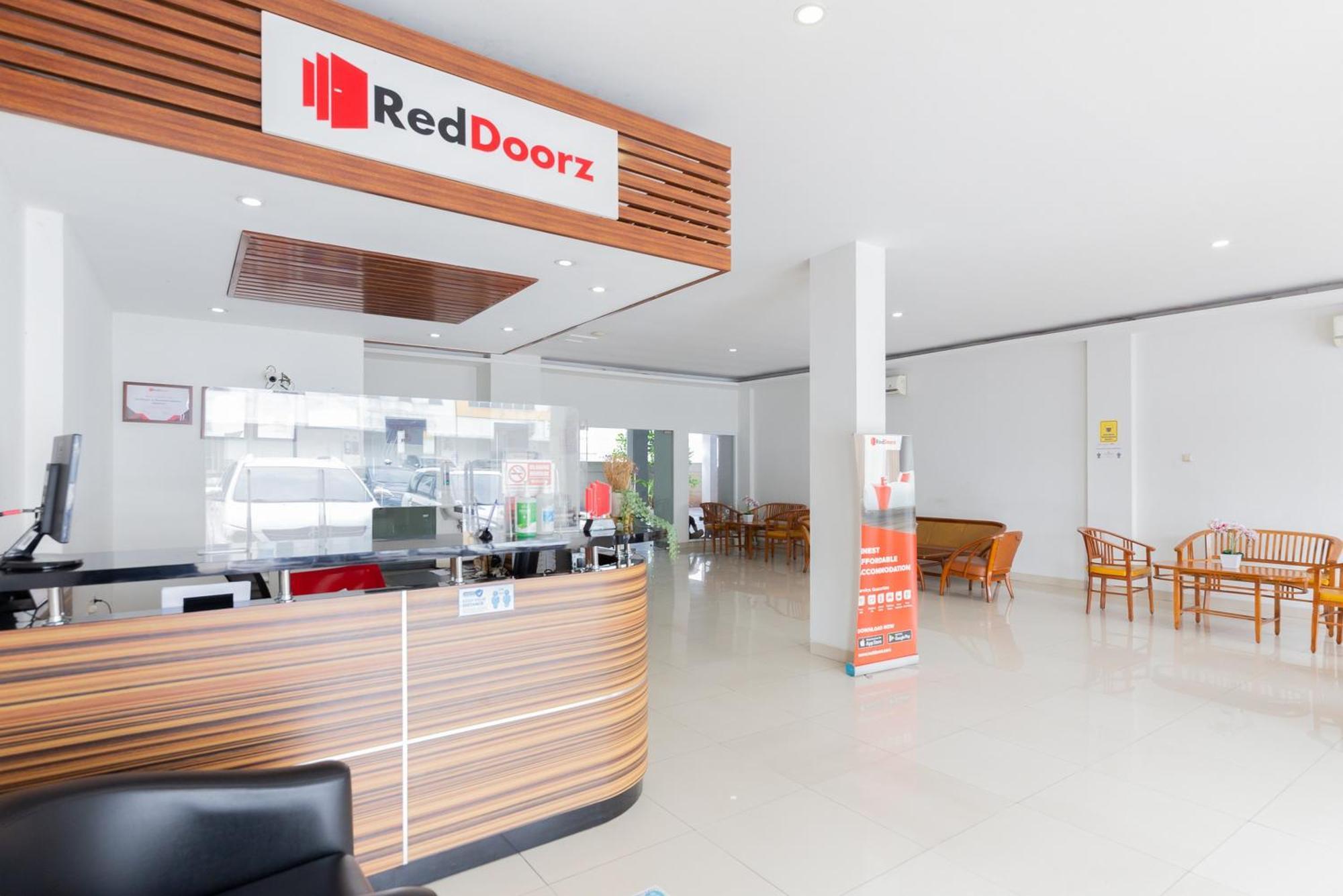 Reddoorz Plus Near Living Plaza Jababeka Cikarang Eksteriør billede