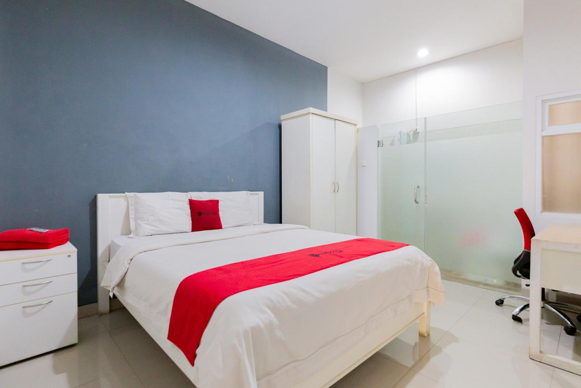 Reddoorz Plus Near Living Plaza Jababeka Cikarang Eksteriør billede