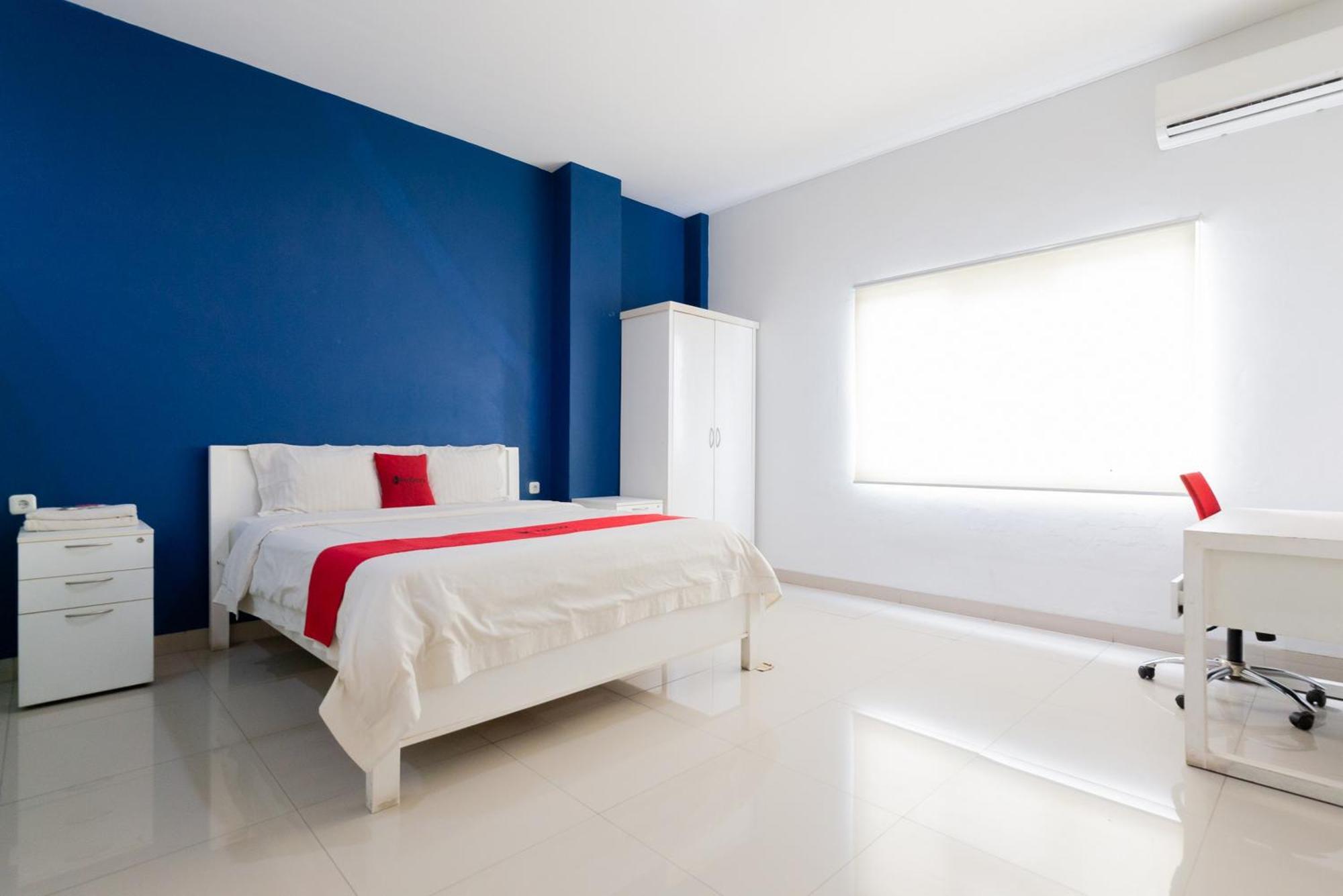 Reddoorz Plus Near Living Plaza Jababeka Cikarang Eksteriør billede