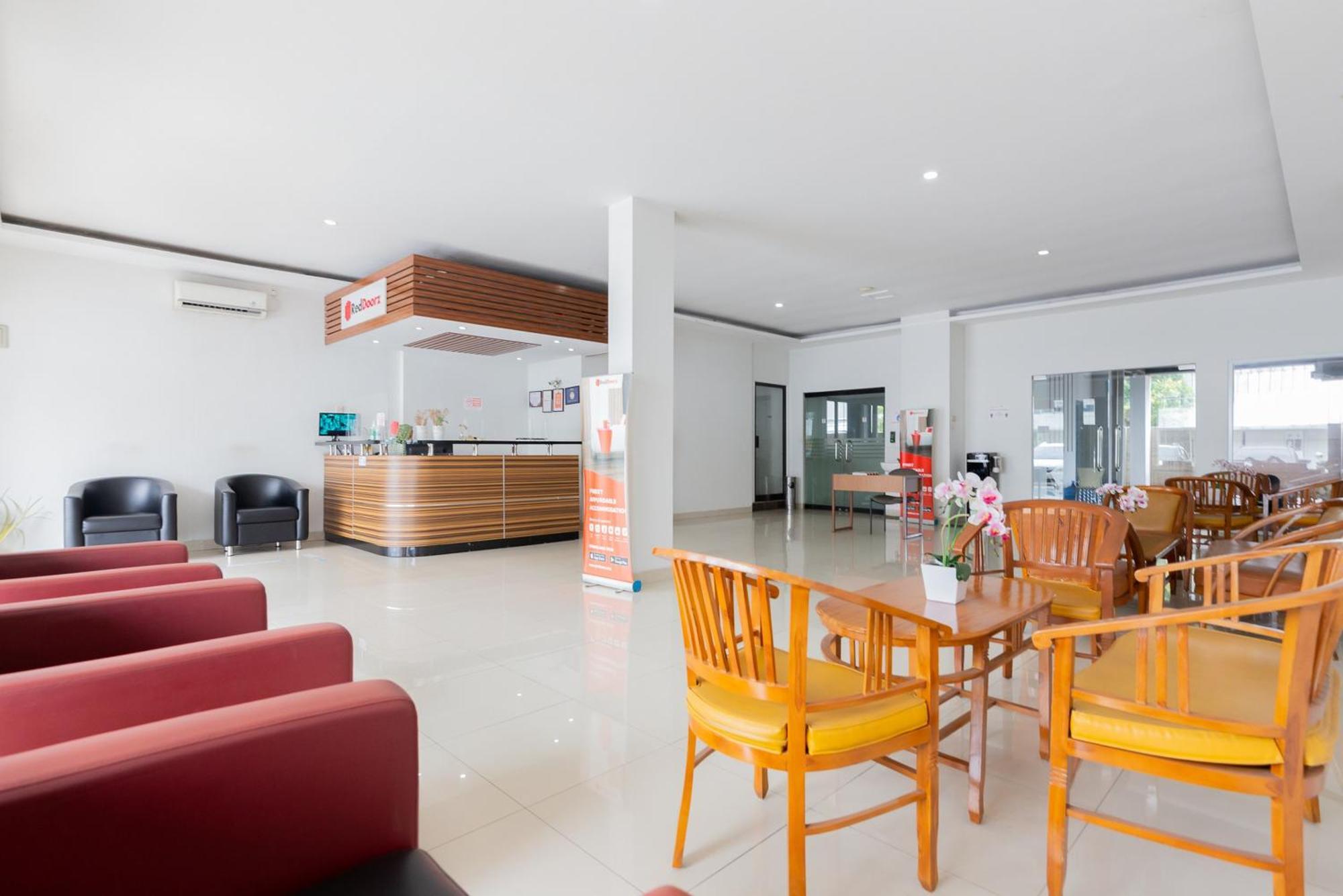 Reddoorz Plus Near Living Plaza Jababeka Cikarang Eksteriør billede
