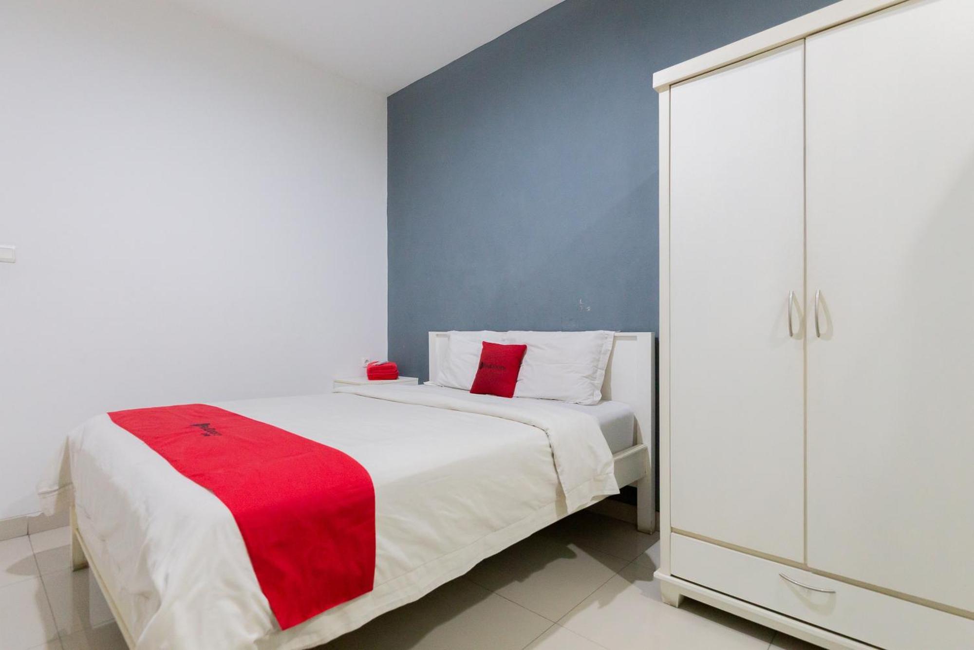 Reddoorz Plus Near Living Plaza Jababeka Cikarang Eksteriør billede