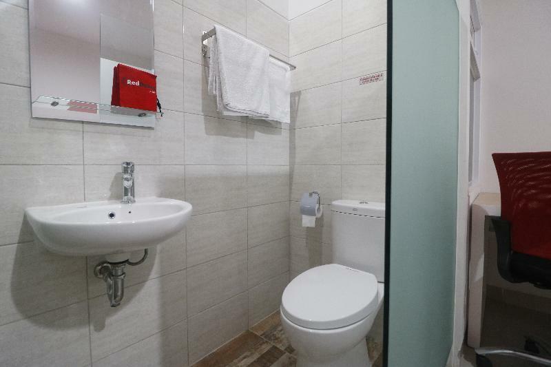 Reddoorz Plus Near Living Plaza Jababeka Cikarang Eksteriør billede